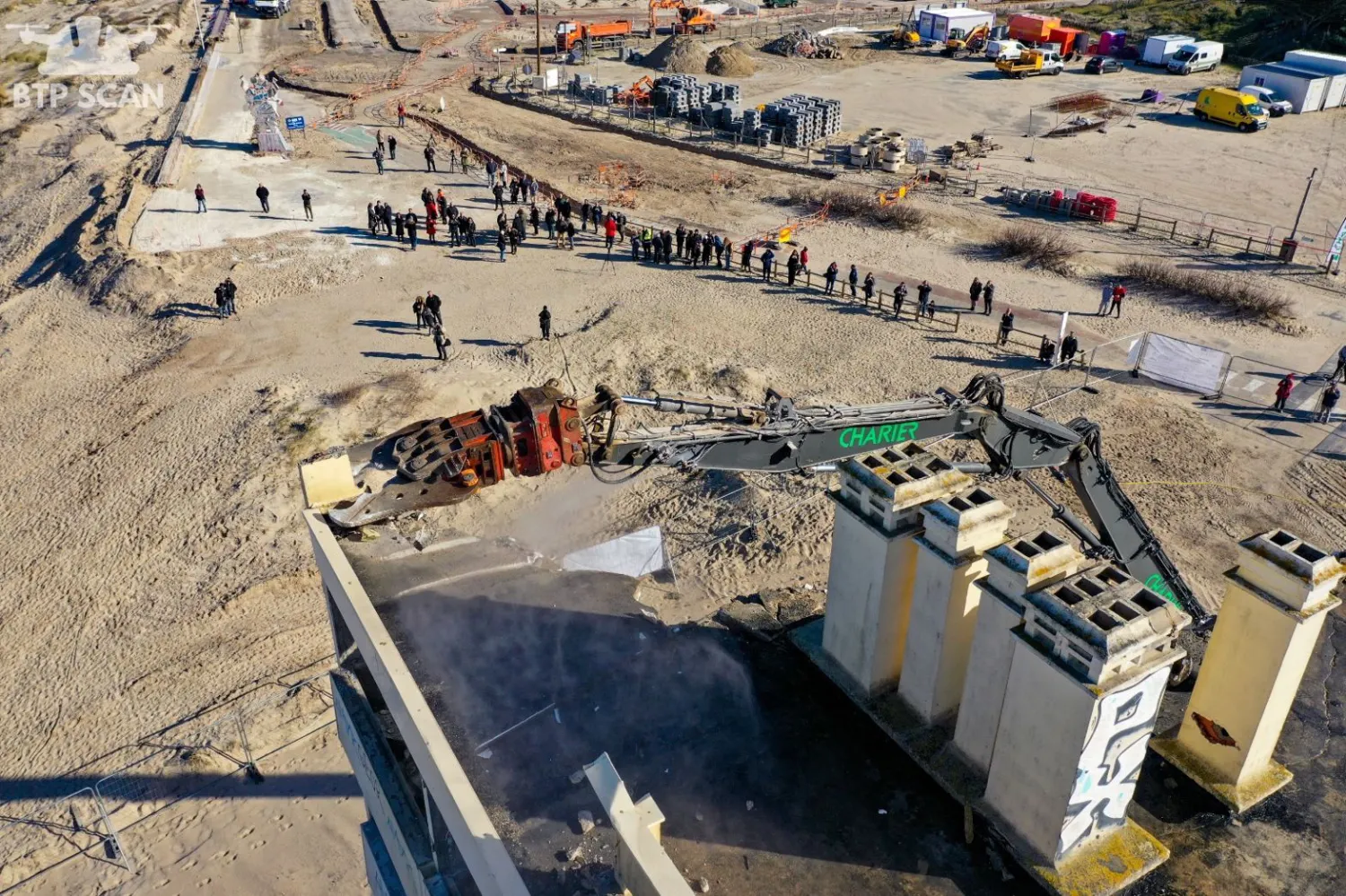 Démolition d'une structure en béton
